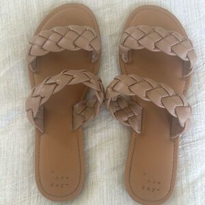 Women’s sandals size 6 1/2 slide on